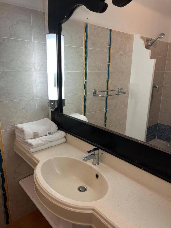 Studio Avec Vue Mer Exceptionnelle, Plage Et Piscine, Village Vacances Sainte-Anne Dış mekan fotoğraf